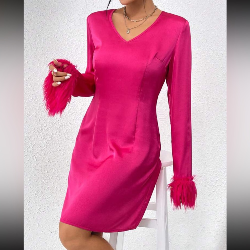 SHEIN Fuzzy Cuff V Neck Fitted Dress